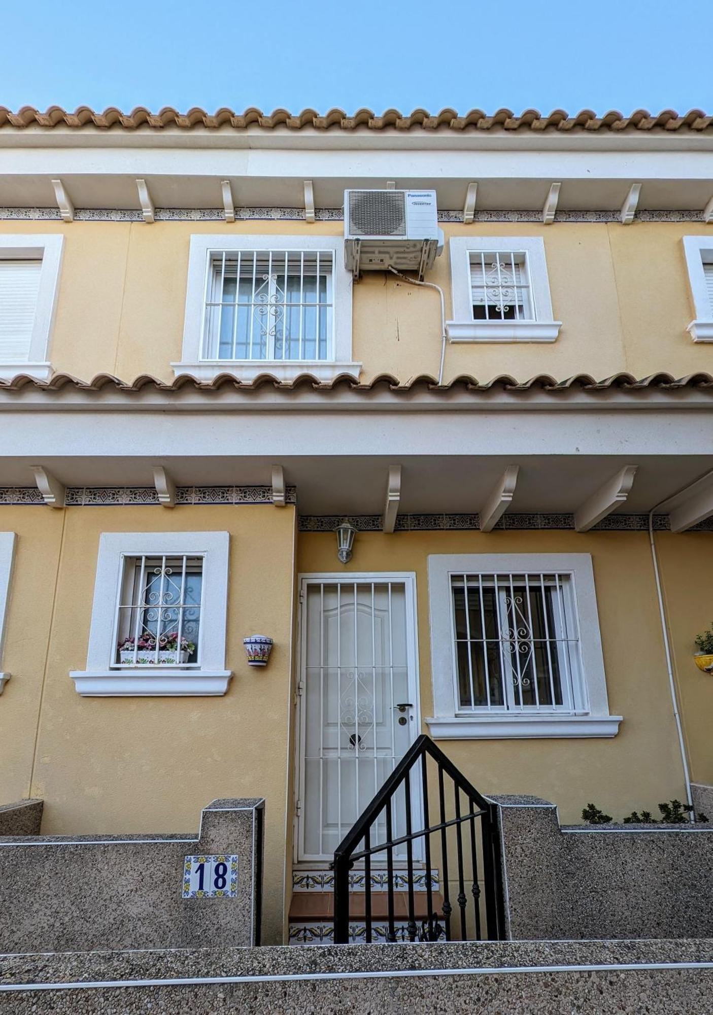 2 Bedroom Algorfa Townhouse With Pool Castillo de Montemar Exteriör bild